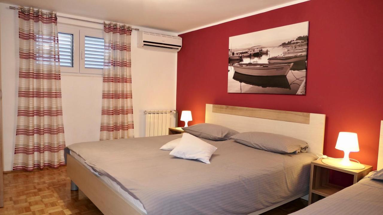Apartments Villa Agatha Sveti Filip i Jakov Eksteriør bilde