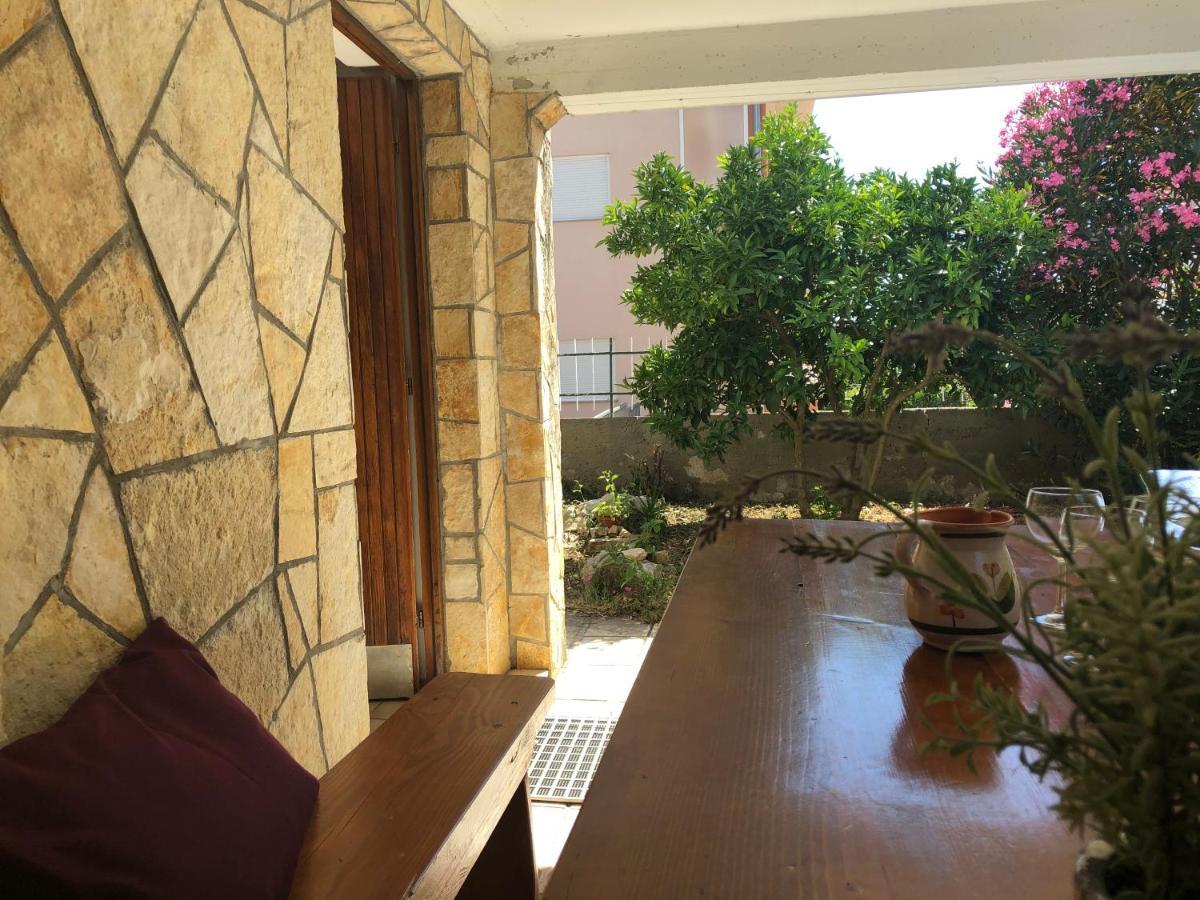 Apartments Villa Agatha Sveti Filip i Jakov Eksteriør bilde