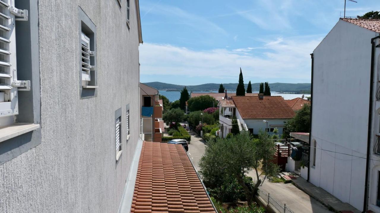 Apartments Villa Agatha Sveti Filip i Jakov Eksteriør bilde