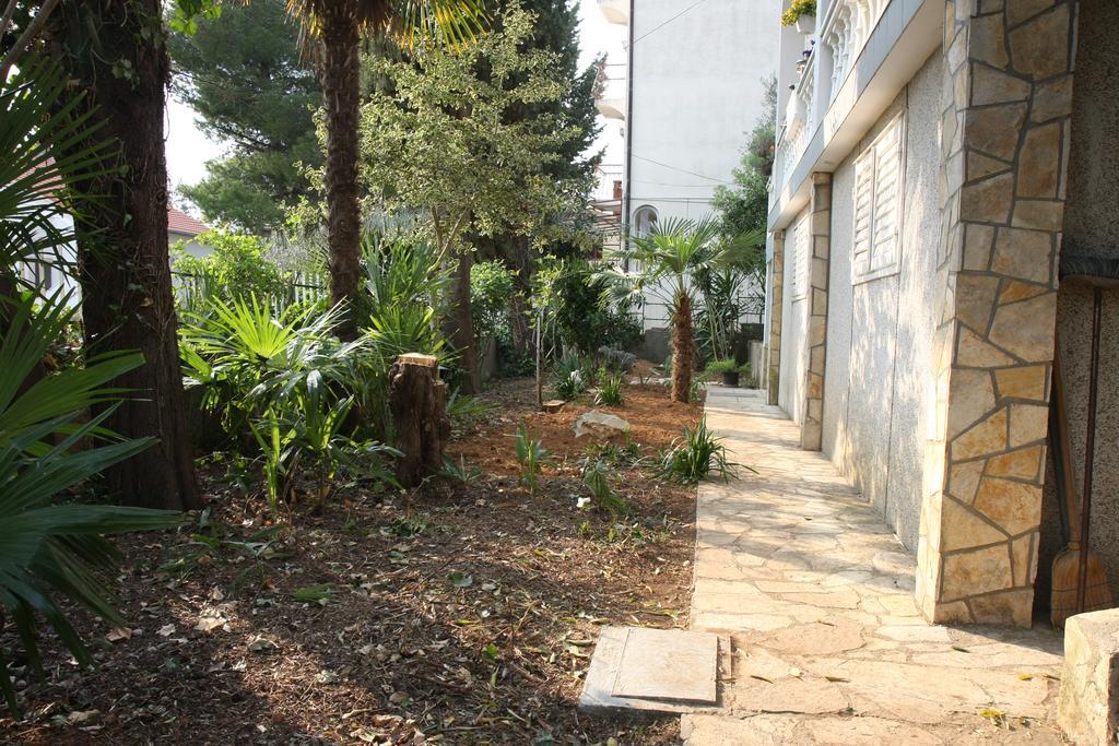 Apartments Villa Agatha Sveti Filip i Jakov Eksteriør bilde