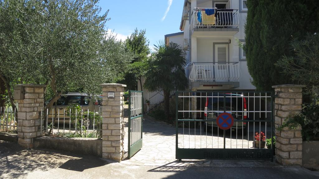 Apartments Villa Agatha Sveti Filip i Jakov Eksteriør bilde