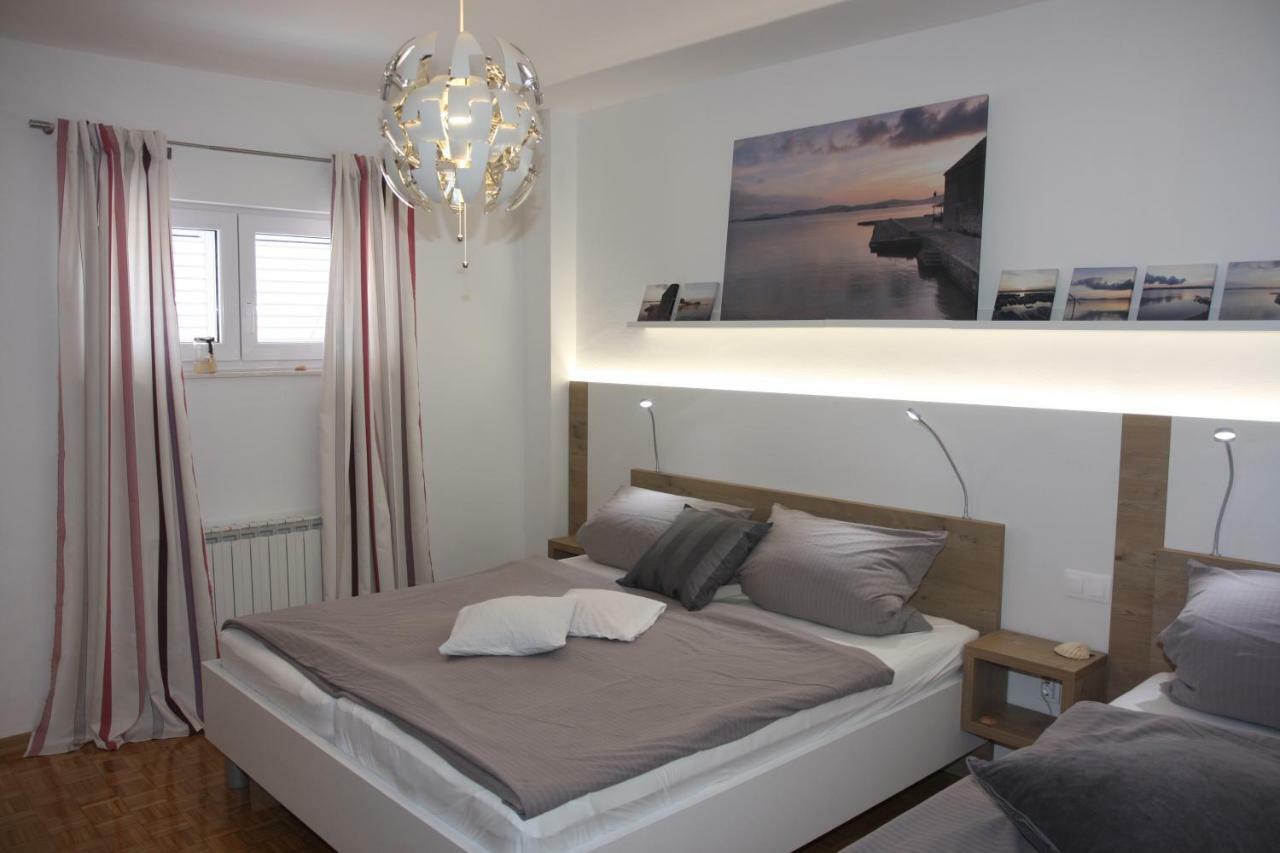 Apartments Villa Agatha Sveti Filip i Jakov Eksteriør bilde